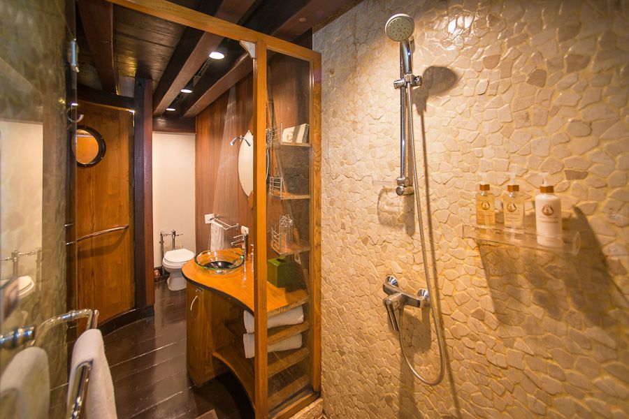 Dewi Nusantara – Kabine Deluxe Stateroom, Bild 3