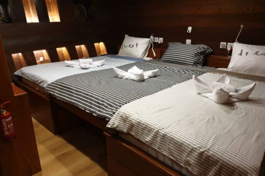 Dancing Wind – Kabine Twin Share (Twin Beds/Double Bed Convertible) + Single Bed