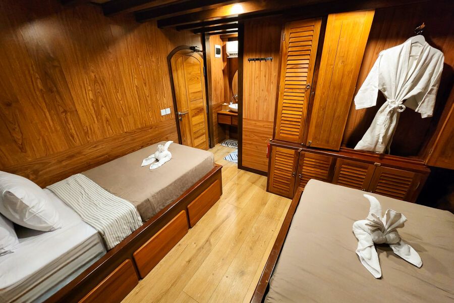 Dancing Wind – Kabine Twin Beds